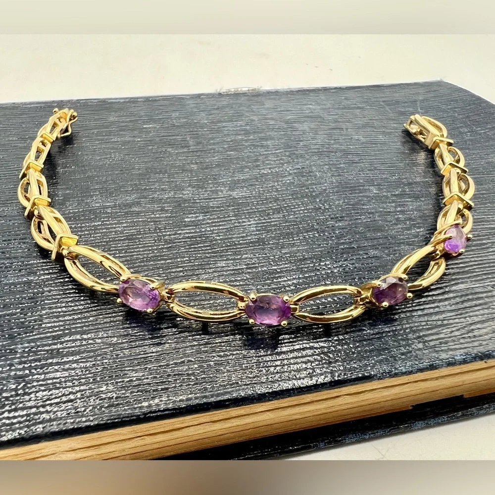Vintage gold plated scalloped chain bracelet with amethysts 7.5” - Picture 3 of 8